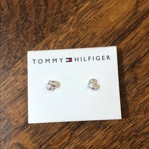 Heart stud earrings